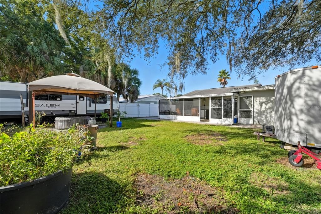 Active With Contract: $339,000 (2 beds, 2 baths, 1226 Square Feet)