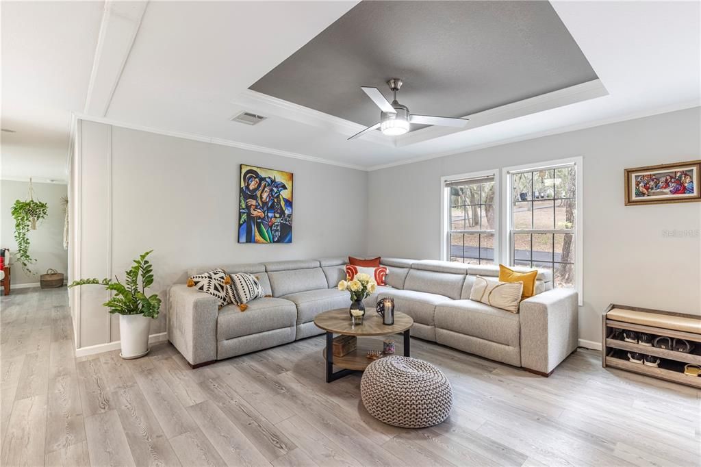 待售: $699,000 (6 贝兹, 4 浴室, 2608 平方英尺)