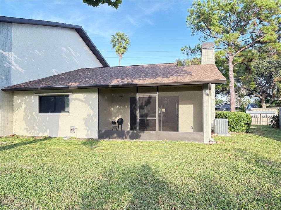 待售: $239,000 (2 贝兹, 2 浴室, 1216 平方英尺)