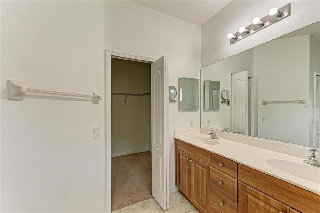 Active With Contract: $375,000 (4 beds, 2 baths, 1487 Square Feet)