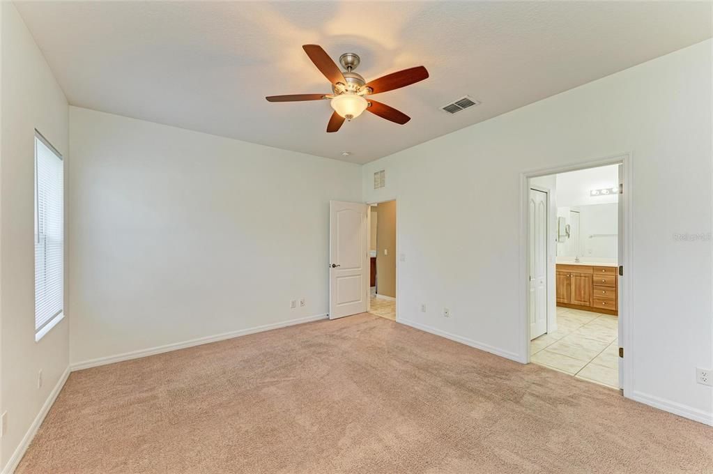 Active With Contract: $375,000 (4 beds, 2 baths, 1487 Square Feet)