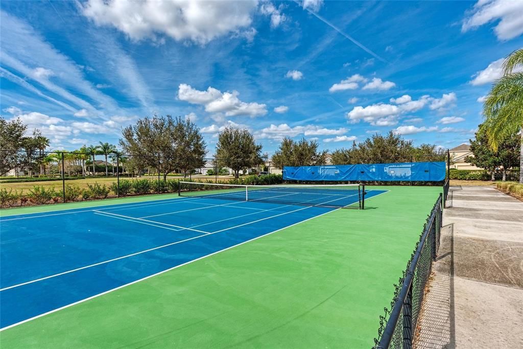 Active With Contract: $375,000 (4 beds, 2 baths, 1487 Square Feet)