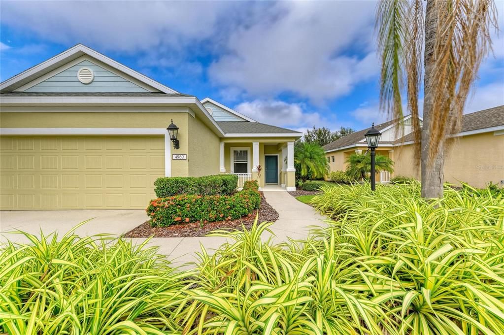 Active With Contract: $375,000 (4 beds, 2 baths, 1487 Square Feet)