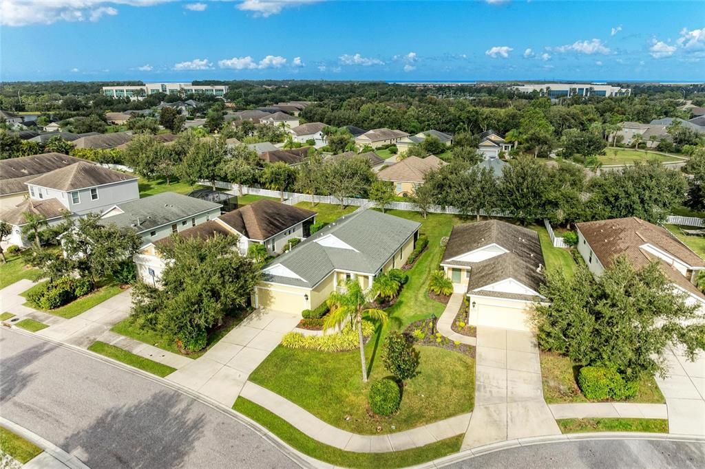 Active With Contract: $375,000 (4 beds, 2 baths, 1487 Square Feet)