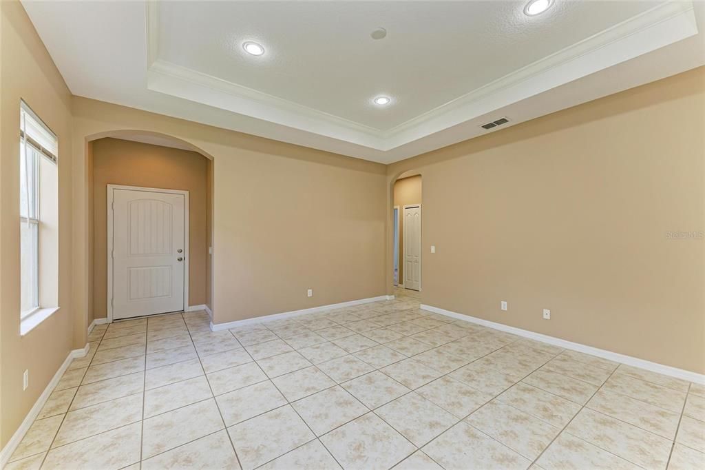 Active With Contract: $375,000 (4 beds, 2 baths, 1487 Square Feet)