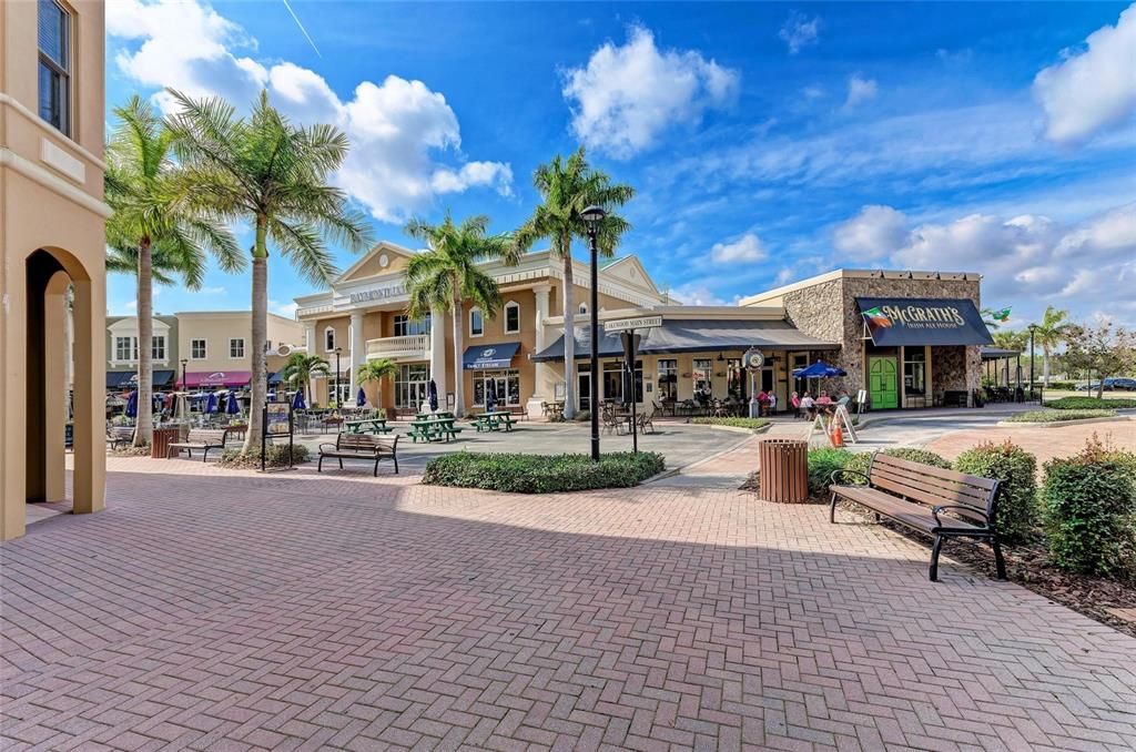 Active With Contract: $375,000 (4 beds, 2 baths, 1487 Square Feet)