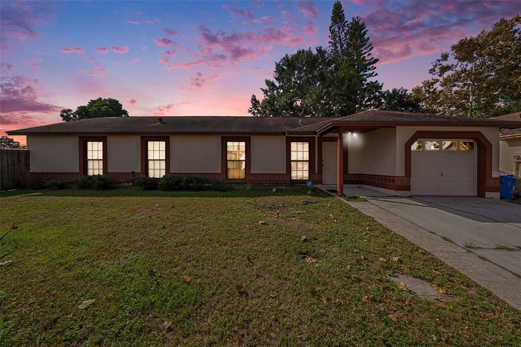 Active With Contract: $375,000 (3 beds, 2 baths, 1504 Square Feet)