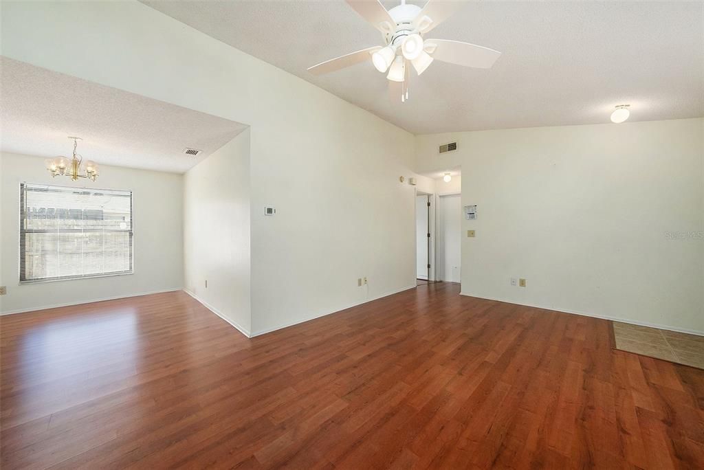 Active With Contract: $375,000 (3 beds, 2 baths, 1504 Square Feet)