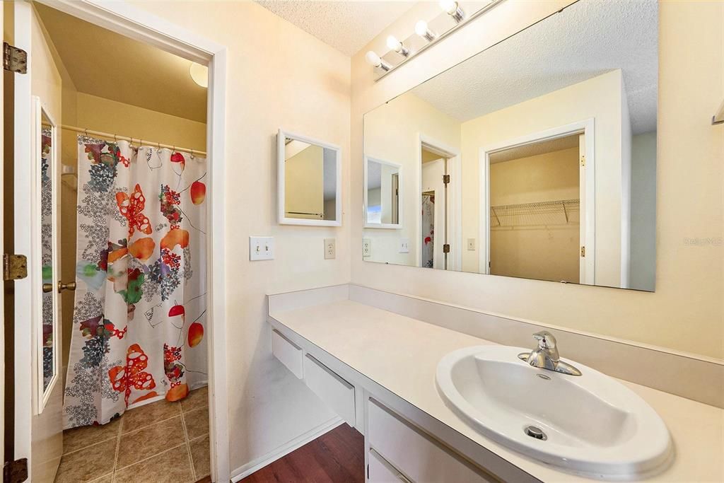 Active With Contract: $375,000 (3 beds, 2 baths, 1504 Square Feet)