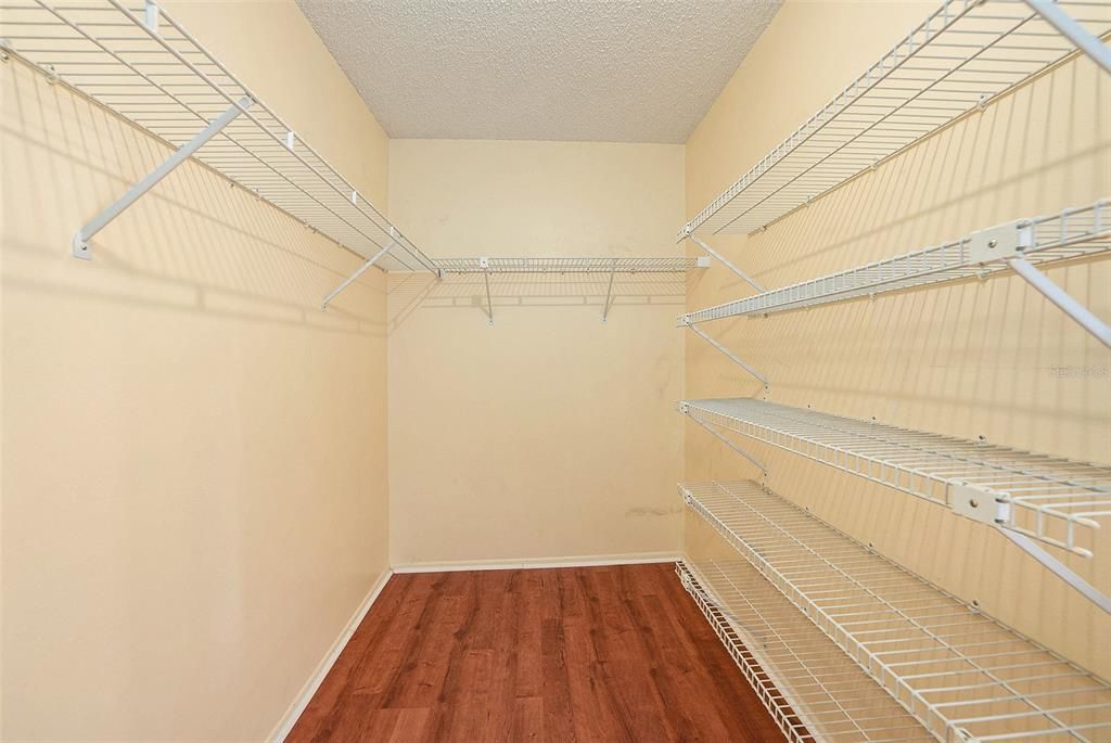 Active With Contract: $375,000 (3 beds, 2 baths, 1504 Square Feet)