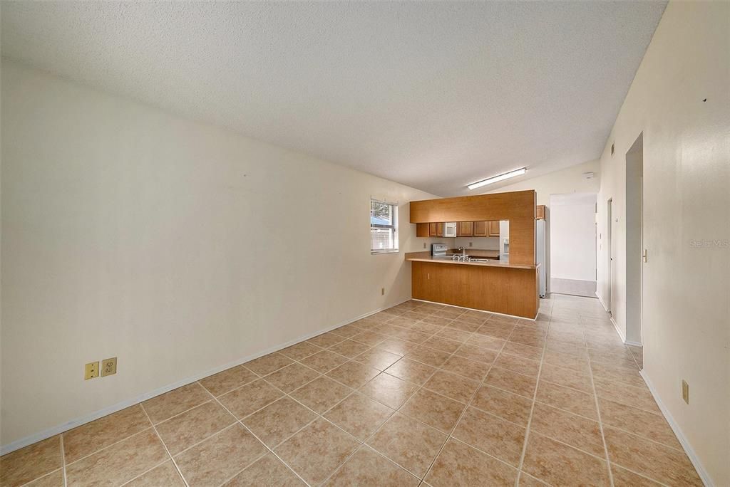 Active With Contract: $375,000 (3 beds, 2 baths, 1504 Square Feet)