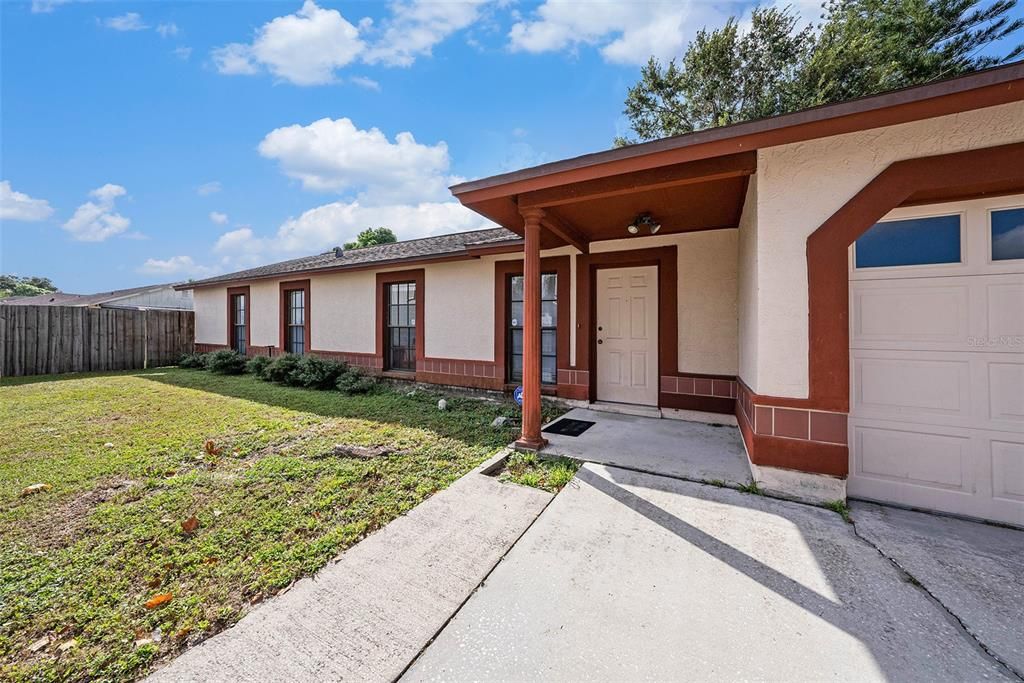 Active With Contract: $375,000 (3 beds, 2 baths, 1504 Square Feet)