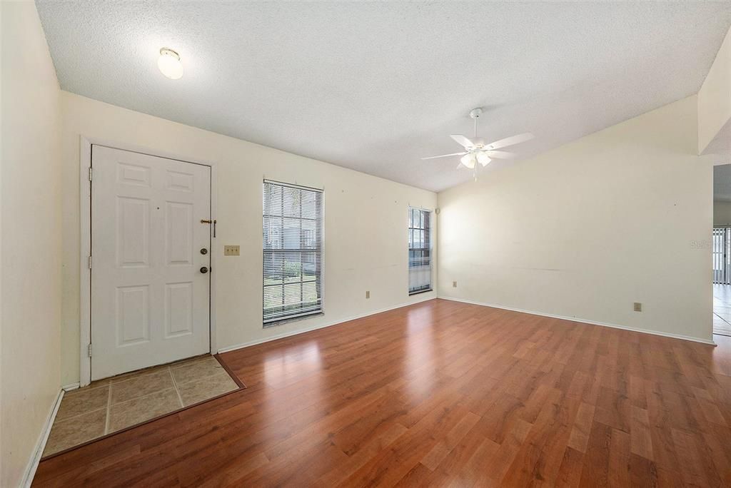 Active With Contract: $375,000 (3 beds, 2 baths, 1504 Square Feet)