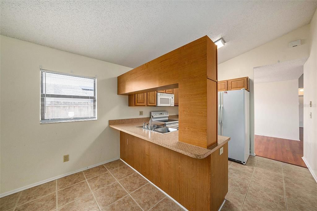 Active With Contract: $375,000 (3 beds, 2 baths, 1504 Square Feet)