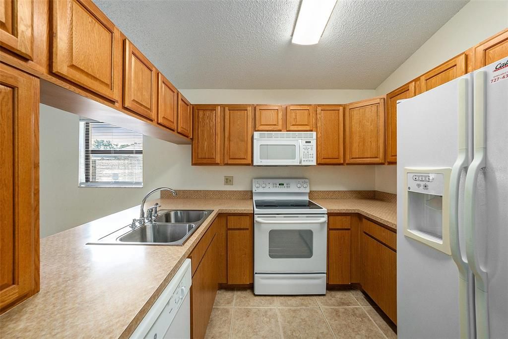 Active With Contract: $375,000 (3 beds, 2 baths, 1504 Square Feet)