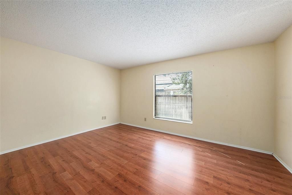 Active With Contract: $375,000 (3 beds, 2 baths, 1504 Square Feet)