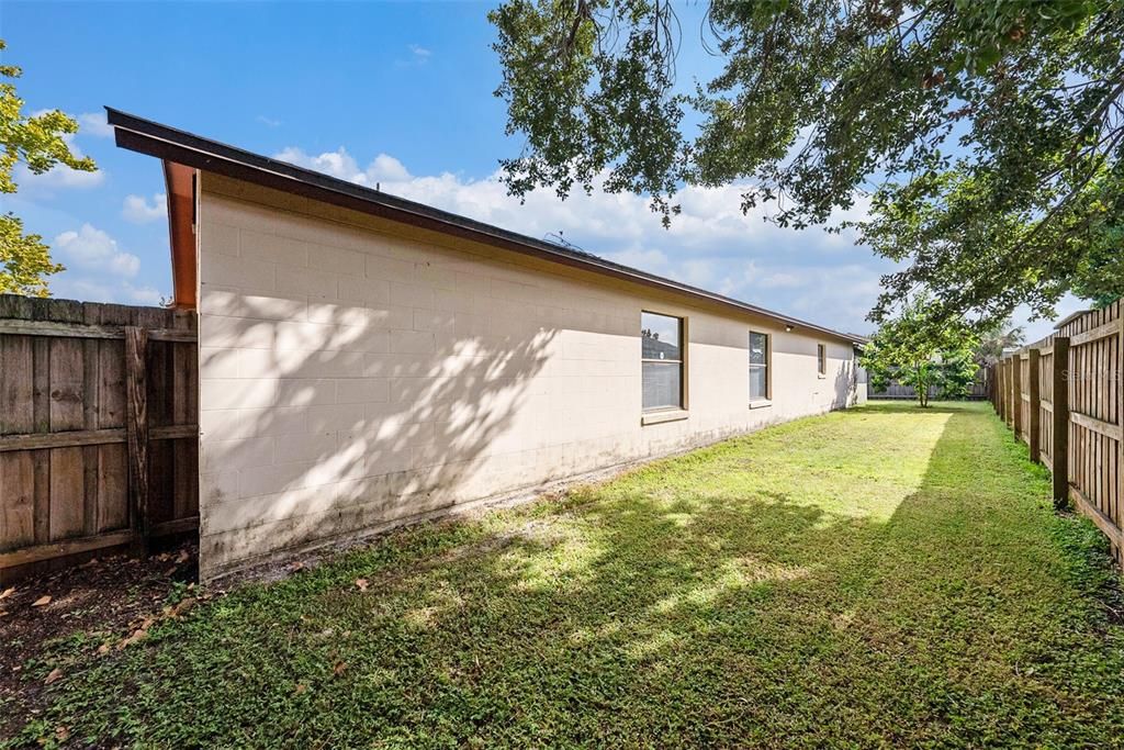 Active With Contract: $375,000 (3 beds, 2 baths, 1504 Square Feet)