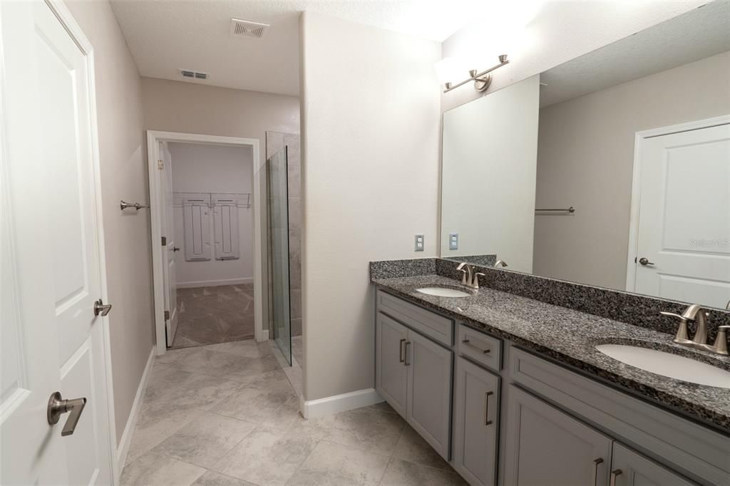 For Sale: $314,900 (2 beds, 2 baths, 1737 Square Feet)