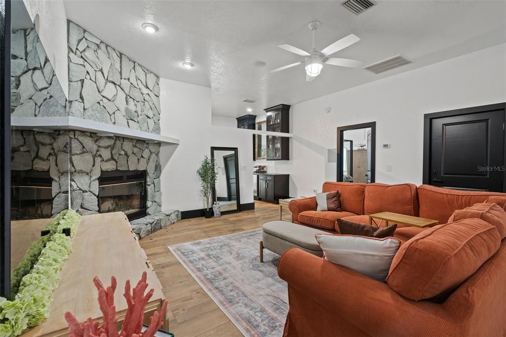 На продажу: $699,500 (3 спален, 2 ванн, 1791 Квадратных фут)