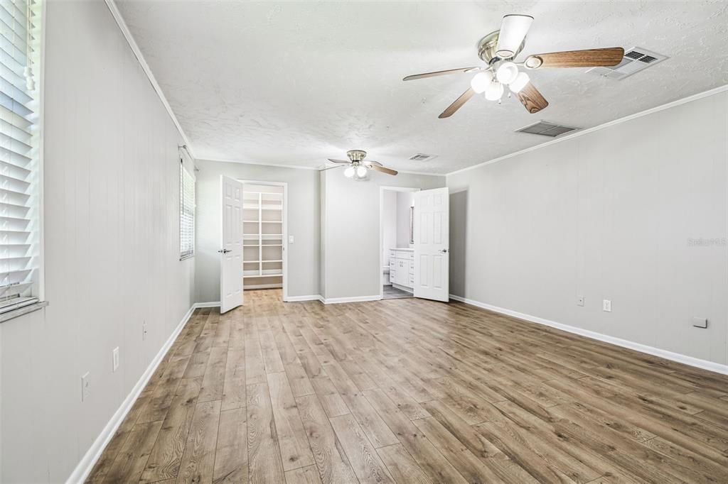 For Sale: $689,000 (4 beds, 3 baths, 3105 Square Feet)