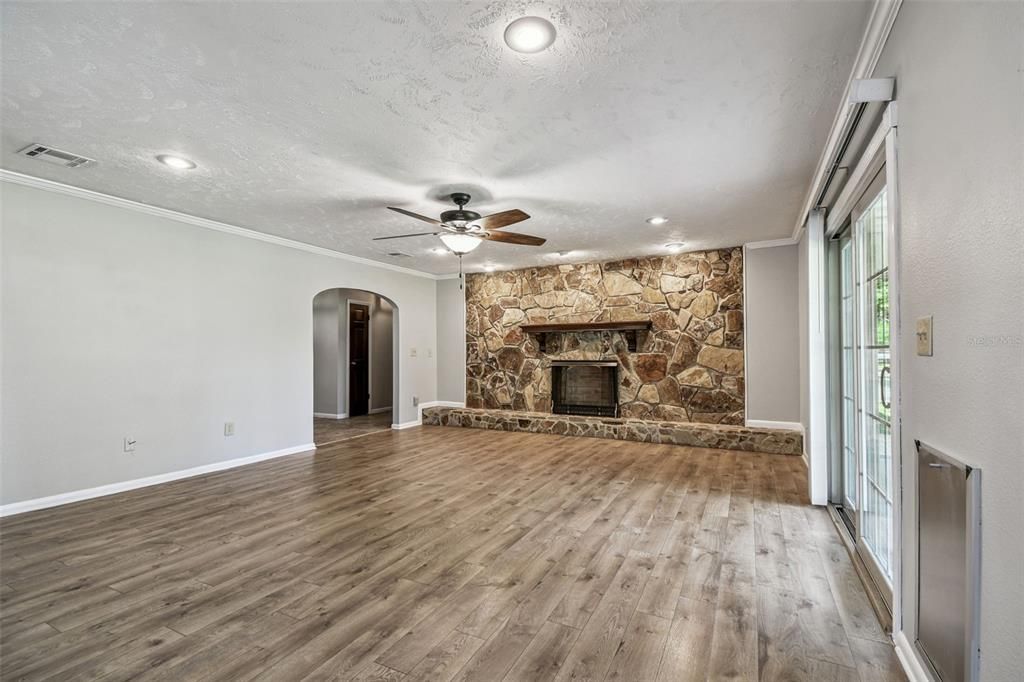 For Sale: $689,000 (4 beds, 3 baths, 3105 Square Feet)