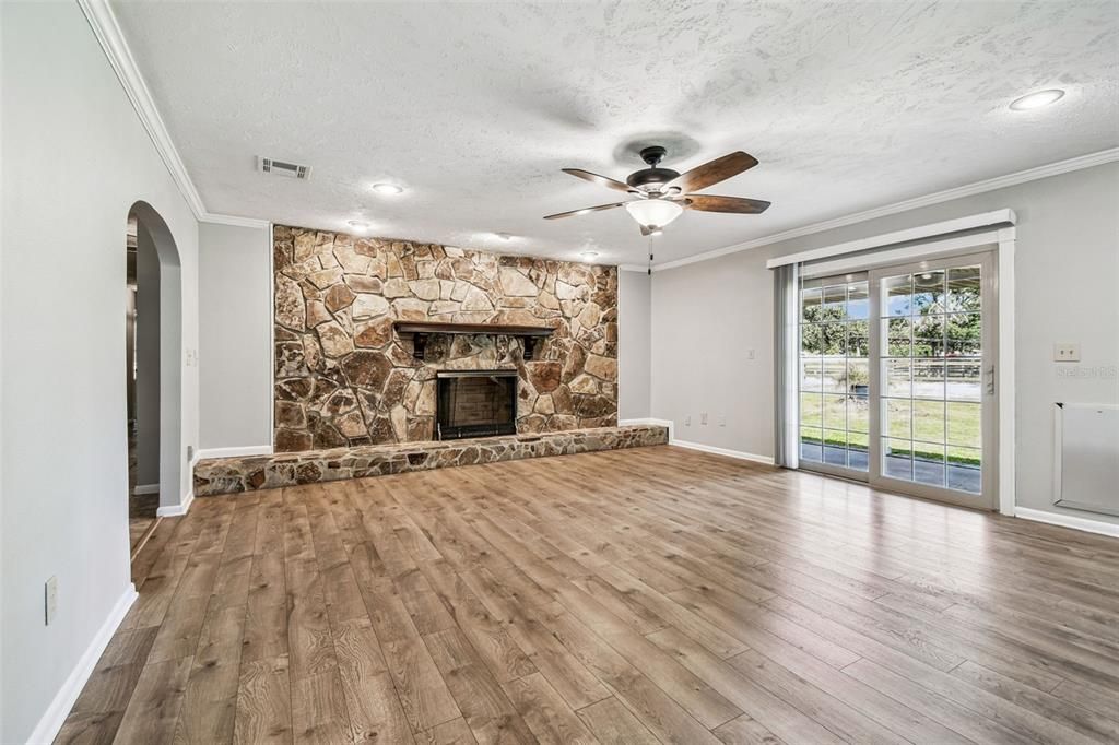 For Sale: $689,000 (4 beds, 3 baths, 3105 Square Feet)