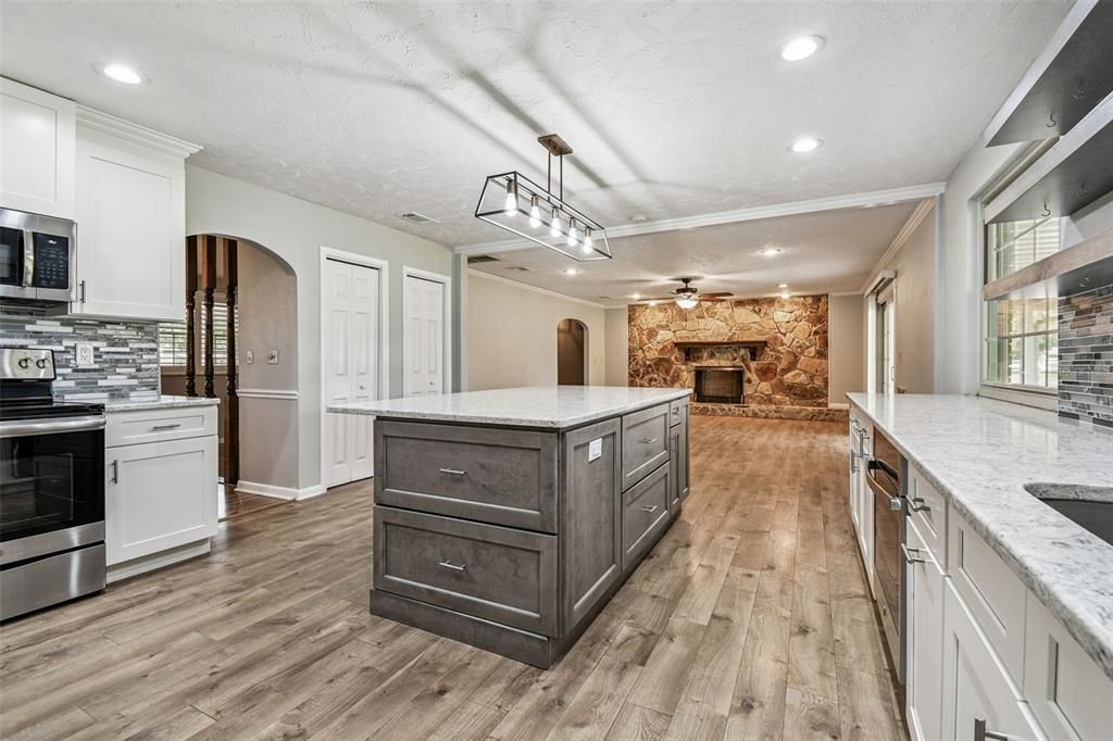 For Sale: $689,000 (4 beds, 3 baths, 3105 Square Feet)