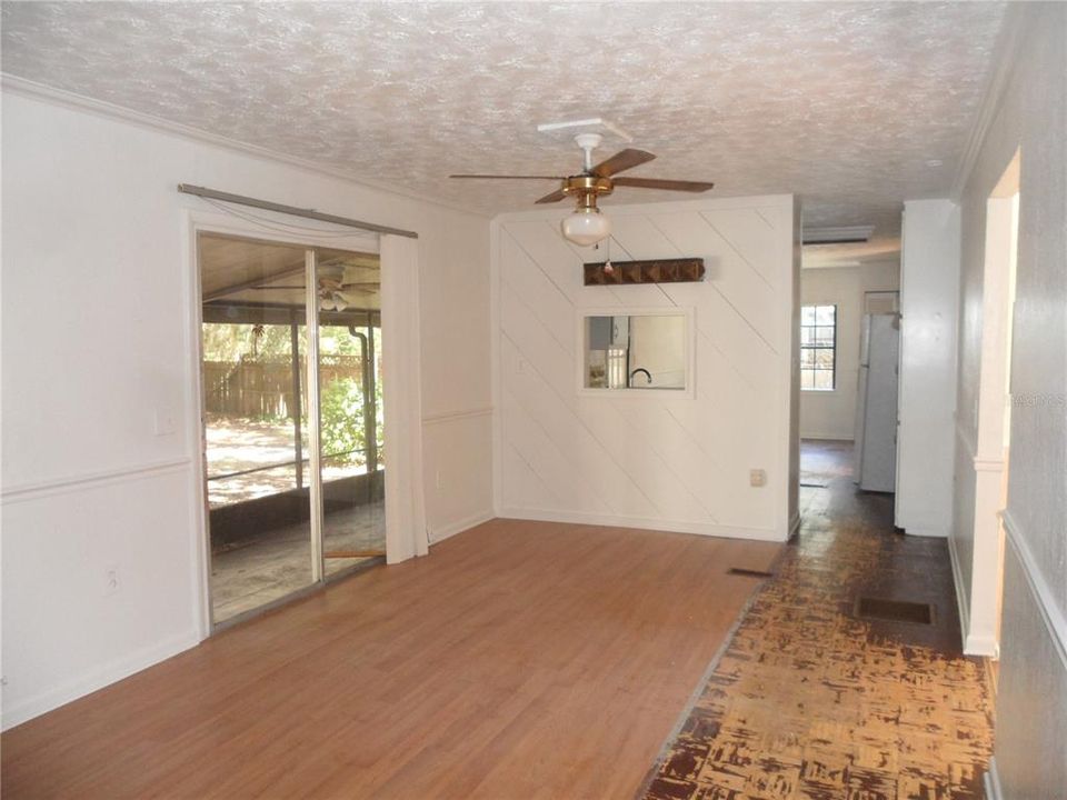 For Sale: $189,900 (2 beds, 2 baths, 1587 Square Feet)