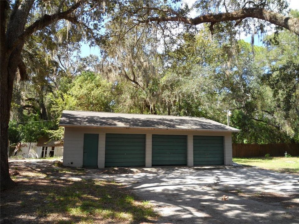 For Sale: $189,900 (2 beds, 2 baths, 1587 Square Feet)