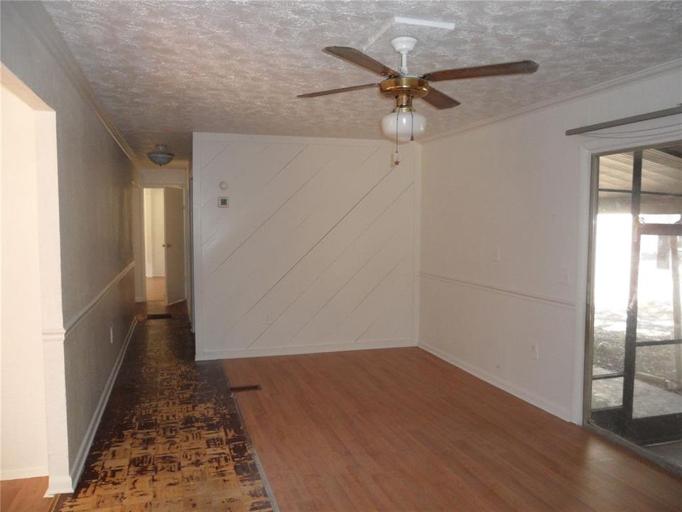 For Sale: $189,900 (2 beds, 2 baths, 1587 Square Feet)