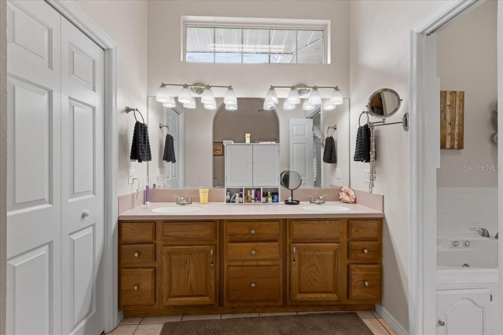 For Sale: $1,990,000 (4 beds, 4 baths, 2898 Square Feet)