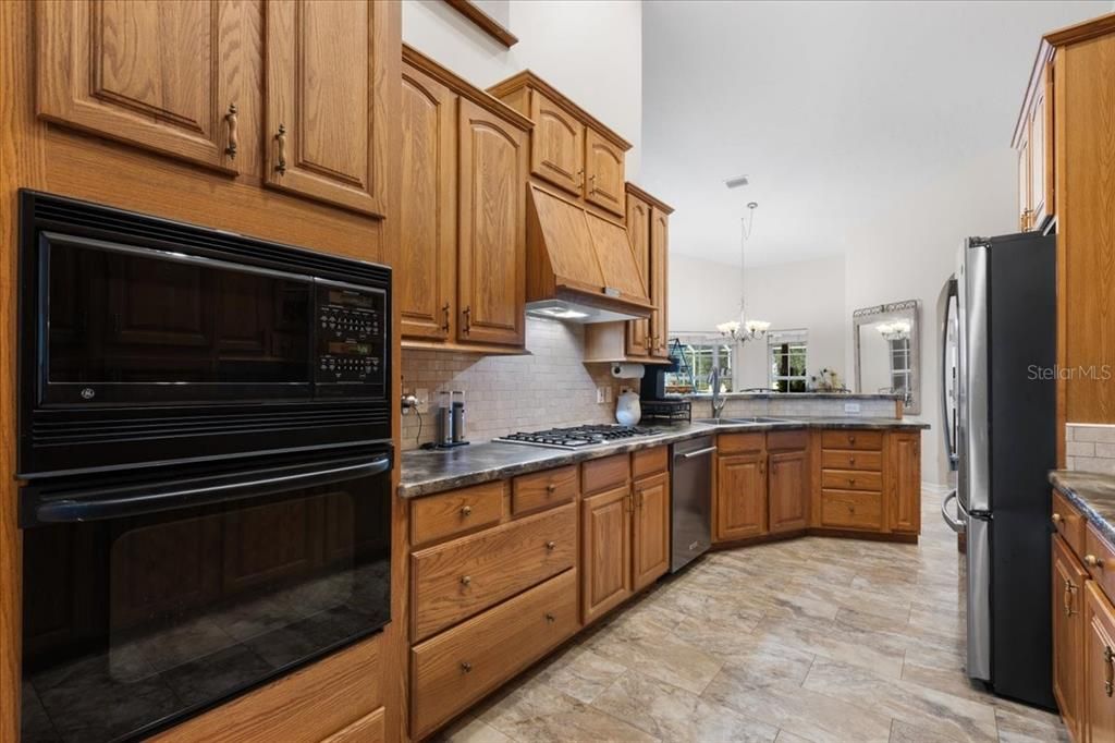 For Sale: $1,990,000 (4 beds, 4 baths, 2898 Square Feet)