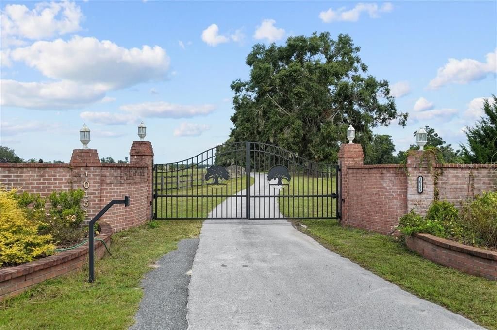 For Sale: $1,990,000 (4 beds, 4 baths, 2898 Square Feet)