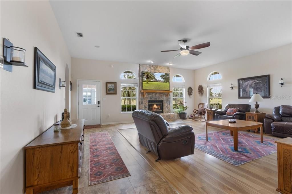 For Sale: $1,990,000 (4 beds, 4 baths, 2898 Square Feet)