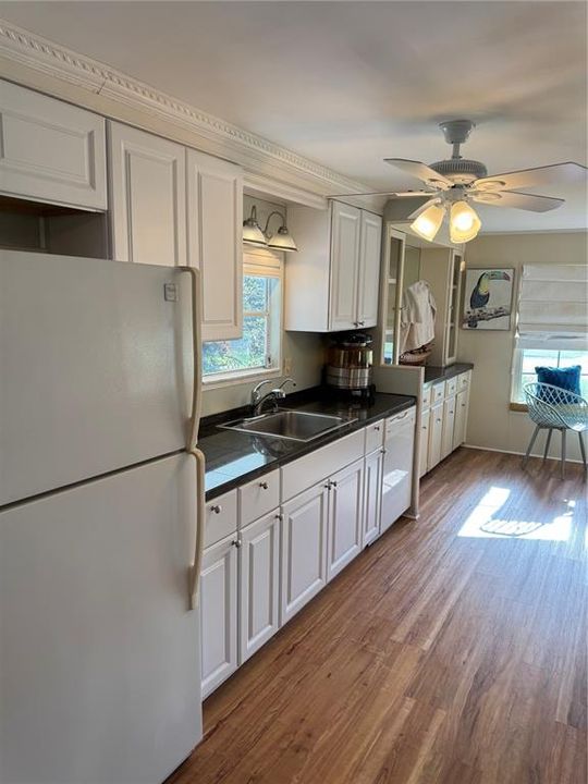 待售: $159,500 (2 贝兹, 2 浴室, 1104 平方英尺)