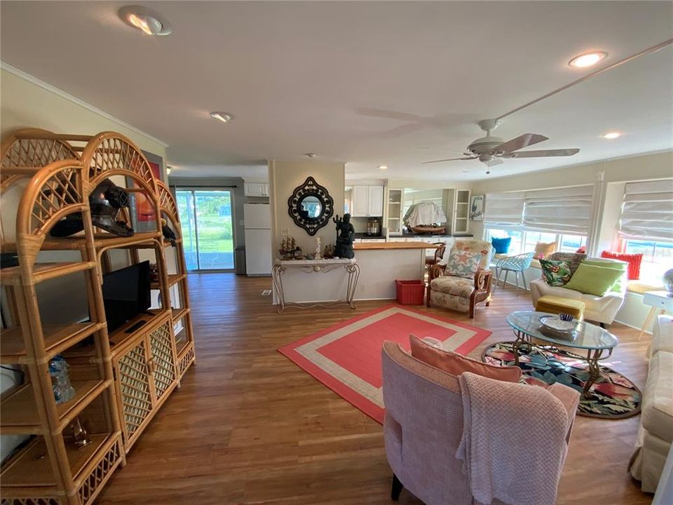 待售: $159,500 (2 贝兹, 2 浴室, 1104 平方英尺)