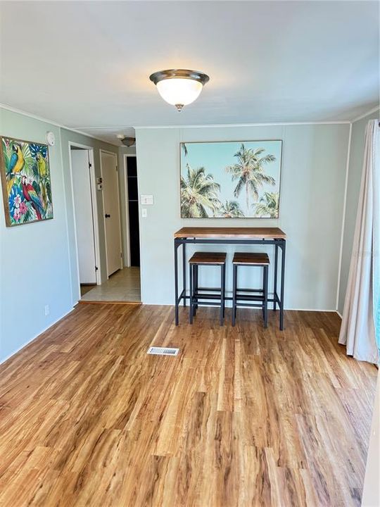 待售: $159,500 (2 贝兹, 2 浴室, 1104 平方英尺)