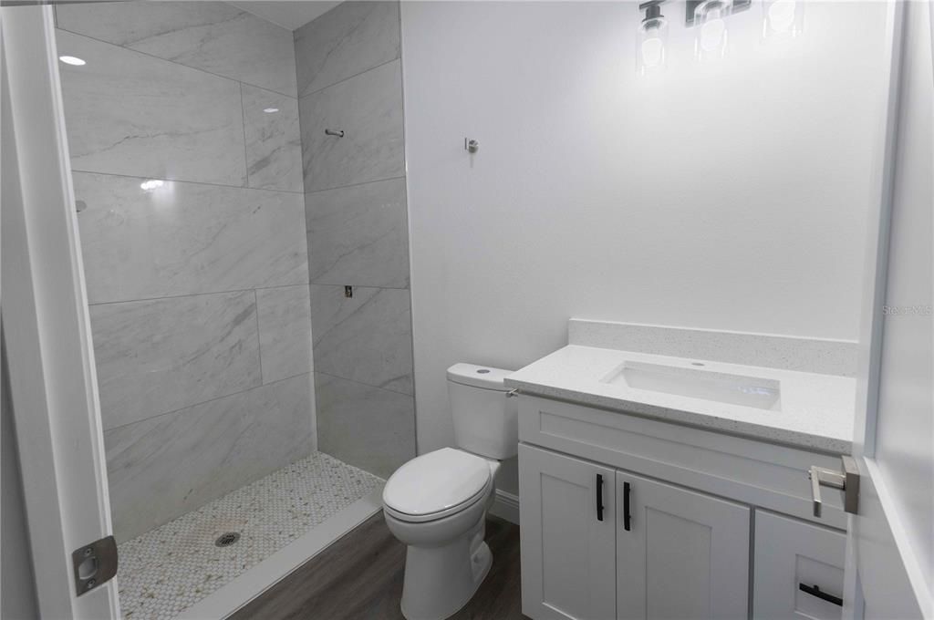 En Venta: $235,000 (3 camas, 2 baños, 1068 Pies cuadrados)