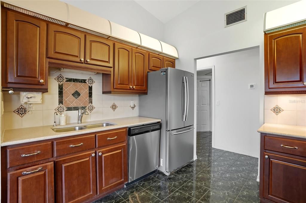 合同活跃: $260,000 (3 贝兹, 2 浴室, 1488 平方英尺)