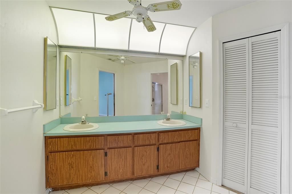 合同活跃: $260,000 (3 贝兹, 2 浴室, 1488 平方英尺)