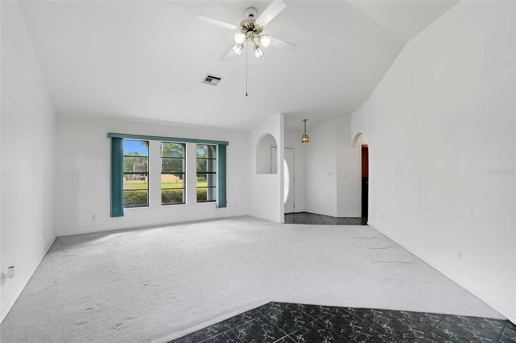 合同活跃: $260,000 (3 贝兹, 2 浴室, 1488 平方英尺)