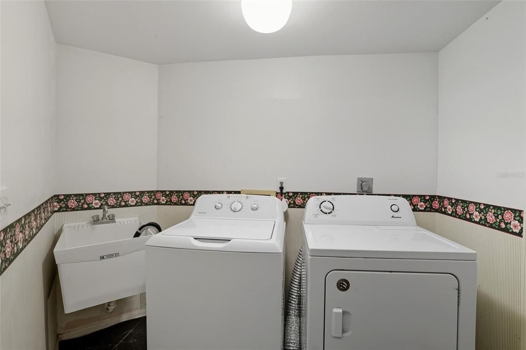 合同活跃: $260,000 (3 贝兹, 2 浴室, 1488 平方英尺)