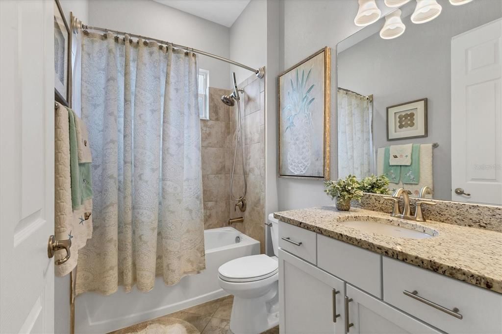 En Venta: $785,000 (4 camas, 2 baños, 2239 Pies cuadrados)