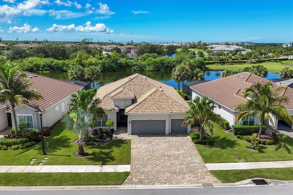 En Venta: $785,000 (4 camas, 2 baños, 2239 Pies cuadrados)