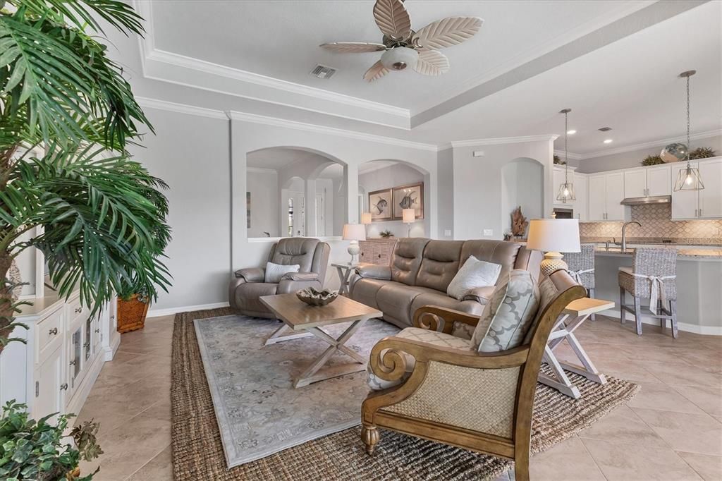 En Venta: $785,000 (4 camas, 2 baños, 2239 Pies cuadrados)