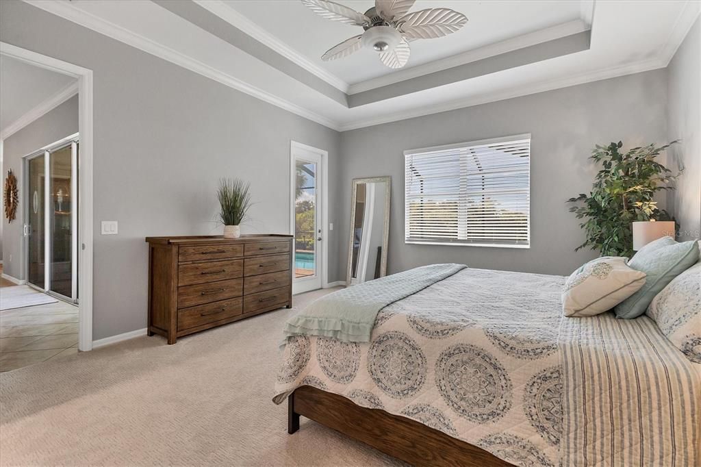 En Venta: $785,000 (4 camas, 2 baños, 2239 Pies cuadrados)