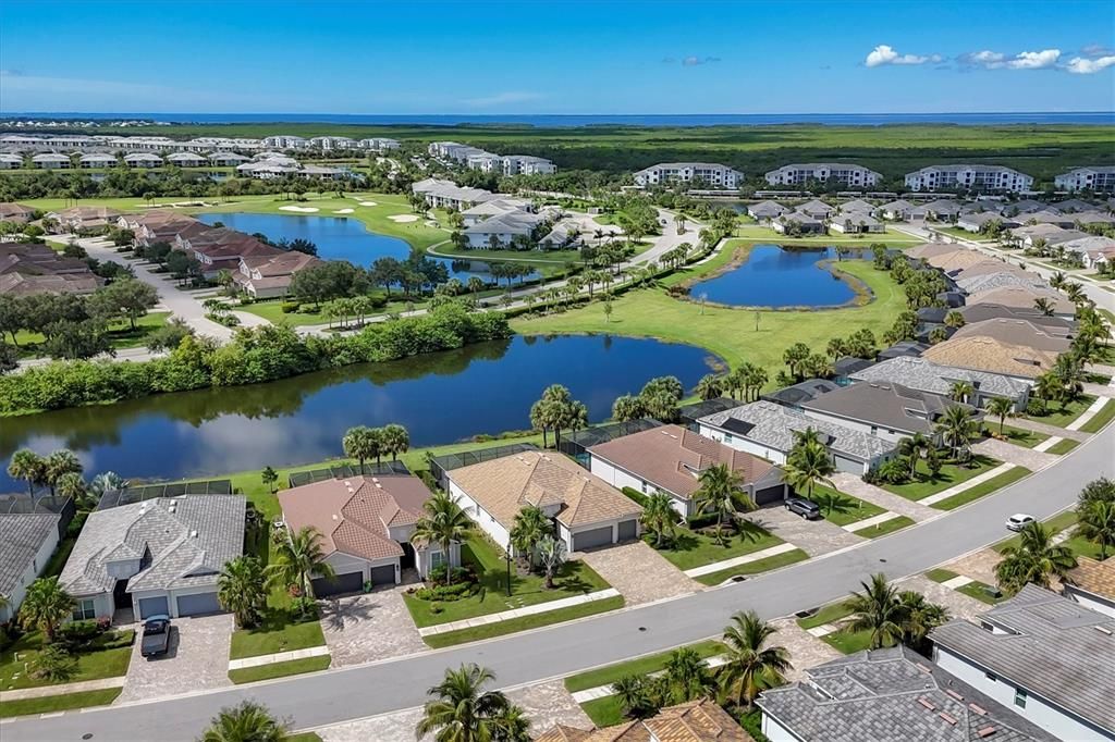 En Venta: $785,000 (4 camas, 2 baños, 2239 Pies cuadrados)