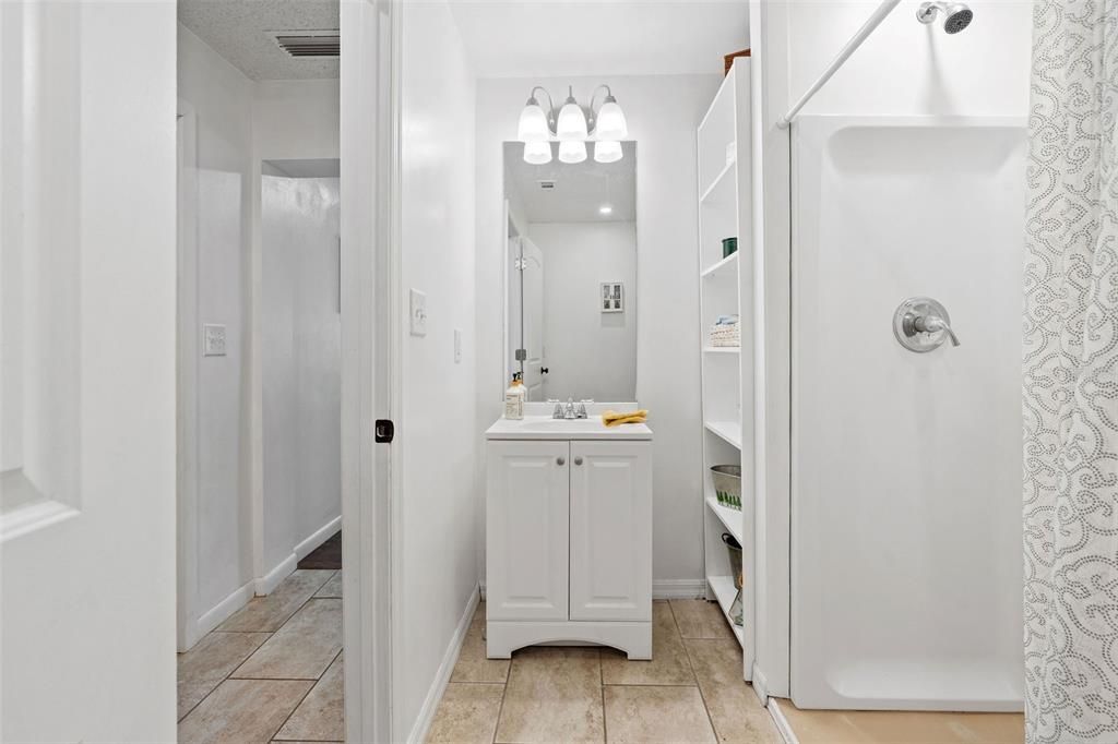 For Sale: $500,000 (4 beds, 2 baths, 1775 Square Feet)