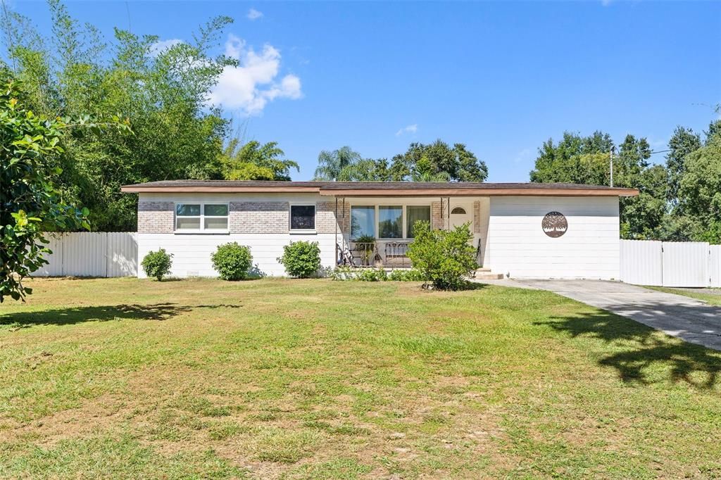 For Sale: $500,000 (4 beds, 2 baths, 1775 Square Feet)