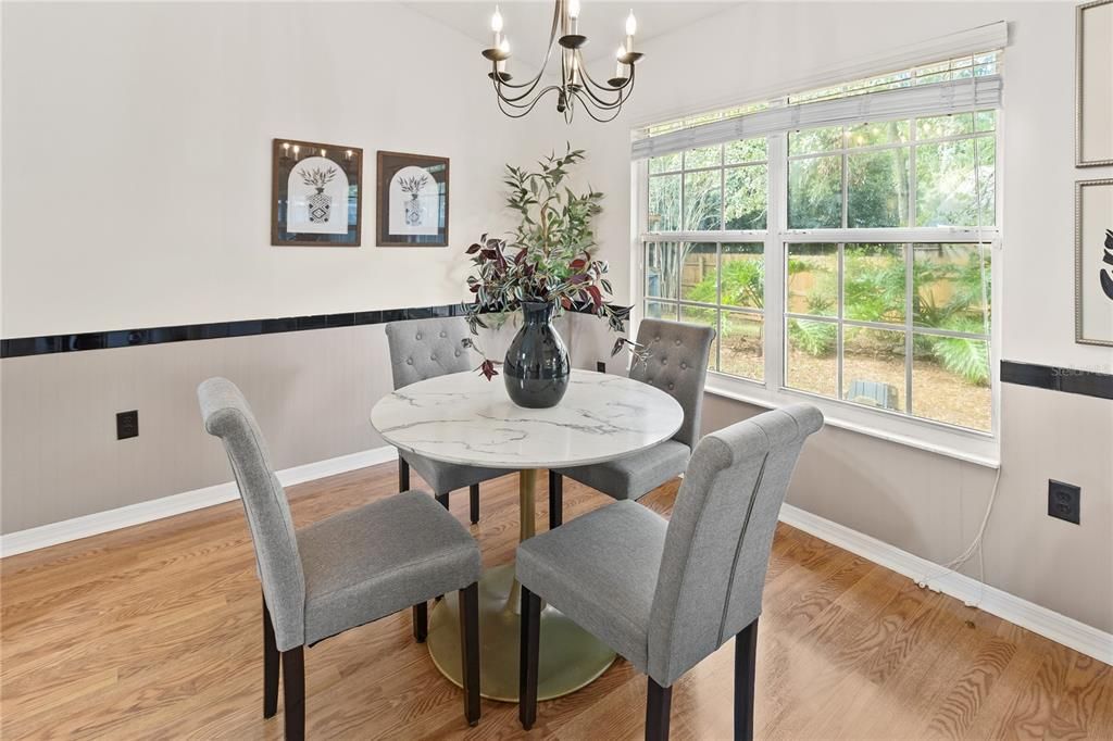 Activo con contrato: $350,000 (3 camas, 2 baños, 1982 Pies cuadrados)